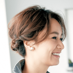 「結ぶだけヘアアレンジ」くるりんぱ×三つ編み ヘアアレンジ ミディアムヘア