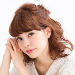 ふわ髪にコサージュ風のハーフアップでワザあり清楚女子 ヘアアレンジ ロングヘア
