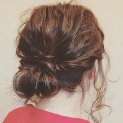 下めコンパクトが美人バランス！ シニヨンヘア★　ヘアアレンジ　ミディアムヘア