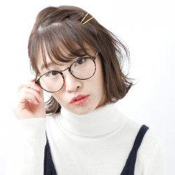 シースルーバングでウェットな親しみミディでキュートさアップ ヘアアレンジ ショートヘア