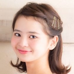 ☆カジュアルで行きたい女子会には金ピン×外ハネ☆ ヘアアレンジ ミディアムヘア