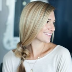 ノットヘアで作るシンプルサイドアレンジ ヘアアレンジ ロングヘア