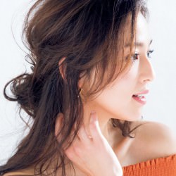 ルーズさが今っぽい！くしゅくしゅハーフアップお団子　ヘアアレンジ　ロングヘア