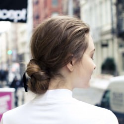 お気に入りのリボンで♡リボンシニヨン　ヘアアレンジ　ロングヘア
