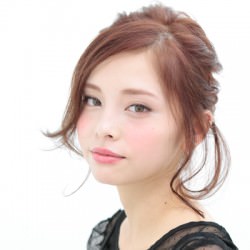 ねじるだけで簡単！華やか可愛いアップスタイル　ヘアアレンジ　ミディアムヘア