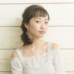 暑さをしのぐ!片寄せヘアアレンジ ヘアアレンジ ミディアムヘア