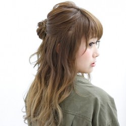 グラデーションカラーにぴったりなマーメイドロングアレンジ　ヘアアレンジ　ロングヘア