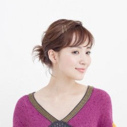 初級編 ショートヘアのアップスタイル 忙しい朝でも簡単ヘアアレンジ ヘアレシピ 頭美人 初級編 ショートヘアのアップスタイル 忙しい朝でも簡単ヘアアレンジ ヘアレシピ 頭美人