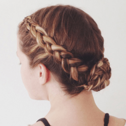 クールにキマる☆ボクサーブレイズシニヨン ヘアアレンジ ロングヘア