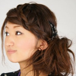 面長の方にぴったり!顔を丸く見せられるサイドヘアアレンジ ヘアアレンジ ロングヘア