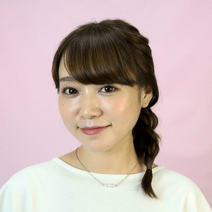 ミディアムでもできる くるりんぱサイド三つ編み 横山望 ヘアレシピ 頭美人