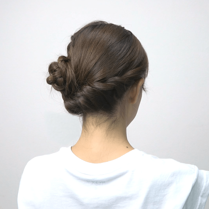 パーティにもピッタリ！編み込み＋ねじりで作るアップヘアBACK