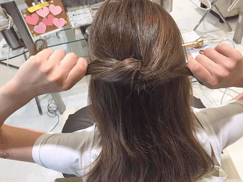 結んでくくるだけのノットヘアーで無造作ヘア♪秋ヘアアレンジ1