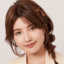 重盛さと美みたいにゆるカワなツイッシュボーン ヘアアレンジ ミディアムヘア