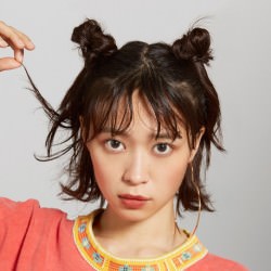 Zipperモデルのベックちゃんみたいなダブルお団子ヘア ヘアアレンジ ショートヘア