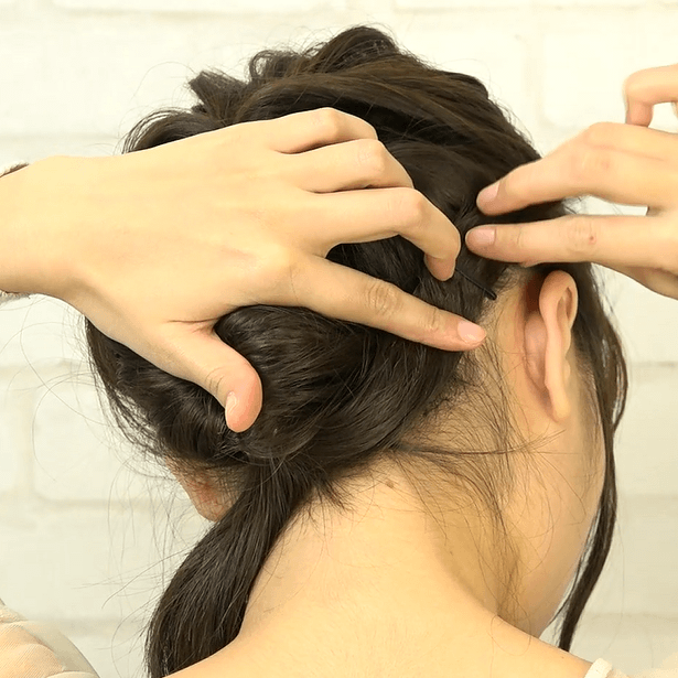 くるりんぱ3回でできる！簡単アップヘア4