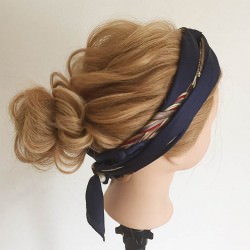 お団子シニヨンにスカーフをチョイ足しアレンジ　ヘアアレンジ　ロングヘア