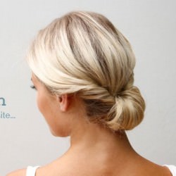 ラフで可愛い!簡単シニヨン ヘアアレンジ ミディアムヘア