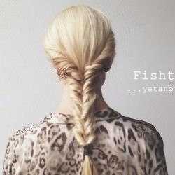 くるりんぱだけで作る!フィッシュボーン風ポニー ヘアアレンジ ロングヘア