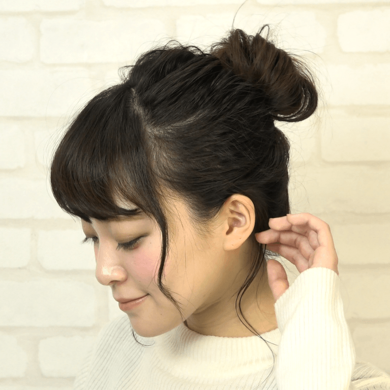 タートルネックにもピッタリ！ラフなお団子でこなれヘアTOP