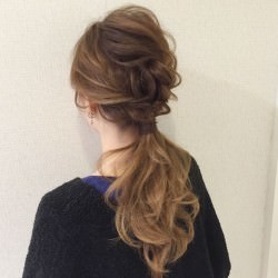 ねじり＆くるりんぱの簡単ポニテアレンジ　ヘアアレンジ　ロングヘア