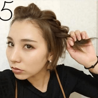 ウェーブヘアでねじりアレンジ♪5