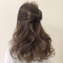 自分の髪で作るリボンハーフアップの作り方 ヘアレシピ 頭美人 自分の髪で作るリボンハーフアップの作り方 ヘアレシピ 頭美人