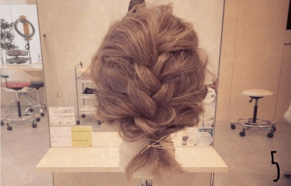 ショートヘアでもできる！抜け感のあるふわふわまとめ髪☆5