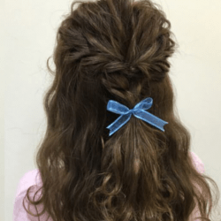 ファッションと合わせやすい♪カジュアルハーフアップ ヘアアレンジ ロングヘア