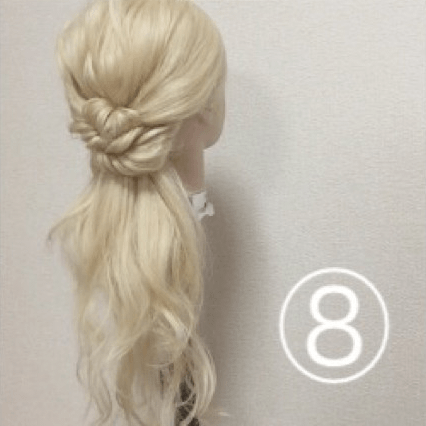 髪を紐と同じように結んで作る！簡単ハーフアップ8