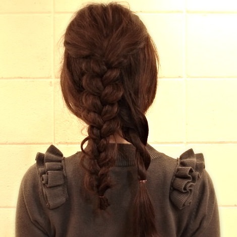 春にぴったり!ヘアアクセが映えるダウンアレンジ2