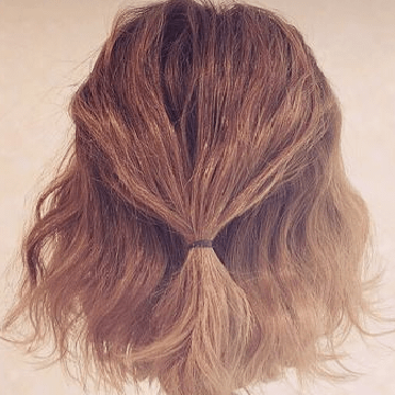 花嫁さんにおすすめ♪華やかフラワーヘアアレンジ1