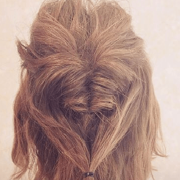 花嫁さんにおすすめ♪華やかフラワーヘアアレンジ3