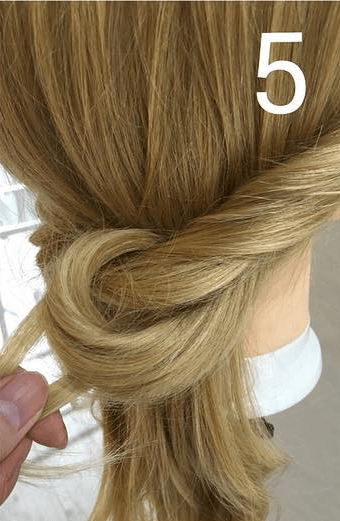 髪をくぐらせるだけ！ヘアアレンジ初心者のためのギブソンタック5