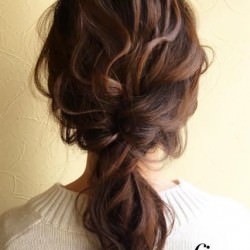 ミディアムヘアで作れる☆簡単ローポニーアレンジ ヘアアレンジ ミディアムヘア