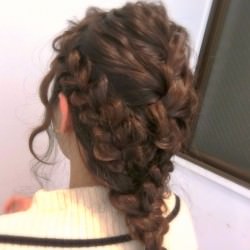 誰からも好かれる印象に♪編み下ろしスタイル ヘアアレンジ ロングヘア