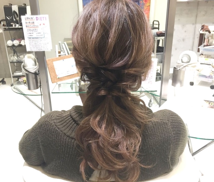 ヘアアクセは不要☆くるりんぱだけで作るポニーテール！4