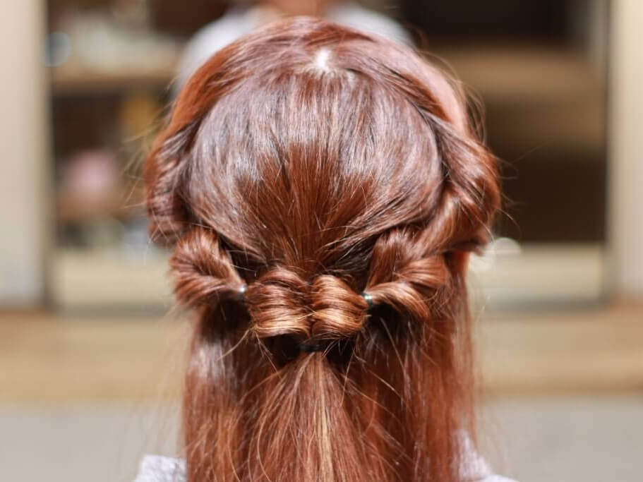 くるりんぱを応用したポニテでありきたりヘアは卒業☆6