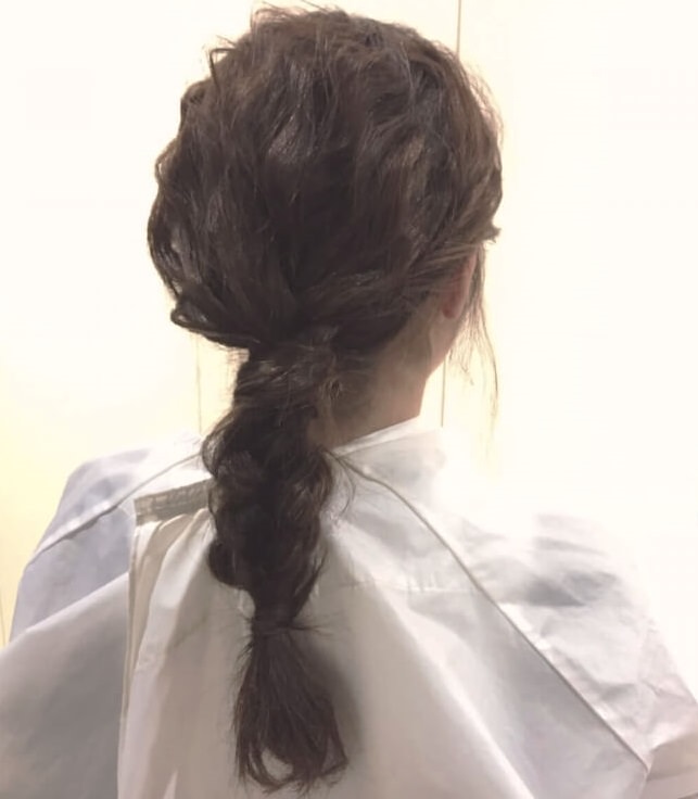 脱巻き髪 人気の波ウェーブで作る三つ編みアレンジ ヘアレシピ 頭美人