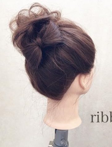 黒髪でもオシャレに映える！リボンヘアの作り方☆4