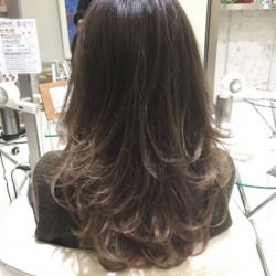 ねじって巻くだけで出来る!自然なゆるふわな巻き髪の作り方☆ ヘアアレンジ ロングヘア