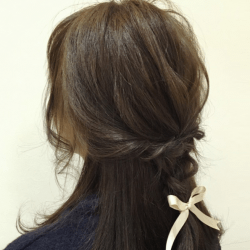 アレンジが苦手の方でもプロ並みの仕上がりになるハーフアップ☆ ヘアアレンジ ミディアムヘア