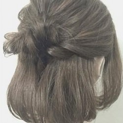 春は軽やかヘアが可愛い!上品で可愛いお団子ハーフアップ ヘアアレンジ ショートヘア