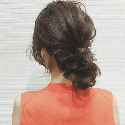 巻き付けるだけで完成☆ラフなふんわりお団子ヘアアレンジ！TOP