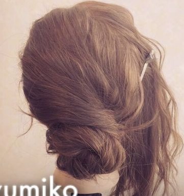 ニュアンスのあるまとめ髪ヘア!3