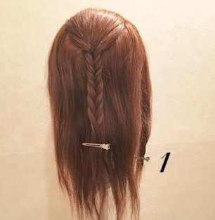 フェミニンな雰囲気がとっても可愛い☆動きのある編み込みダウンヘア！1