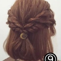 ボブヘアで作る☆後ろ姿が可愛く決まるハーフアップ　ヘアアレンジ　ショートヘア
