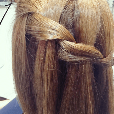 3つのテクニックを使ってラッピングヘアーに♪1