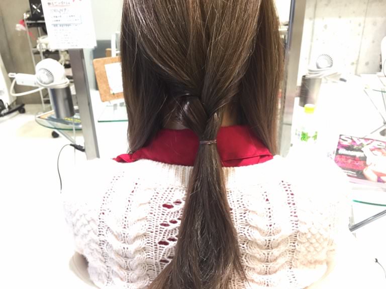 梅雨を乗り切る簡単アレンジ！三つ編みローポニー 2