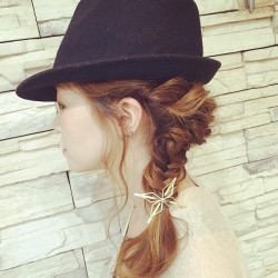 帽子に合わせて◎お洒落なフィッシュボーンアレンジ ヘアアレンジ ロングヘア